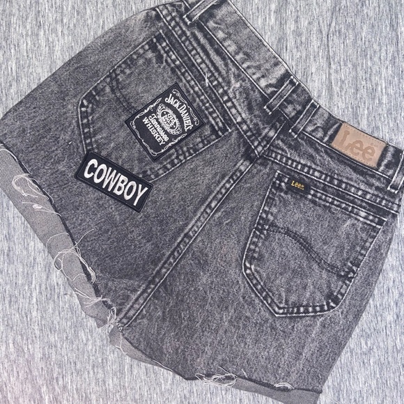 Vintage Lee Hi-Rise Patch Shorts - Picture 4 of 6